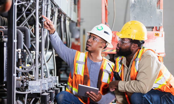 Best Electrical Contractors for Businesses  in Encinitas, CA